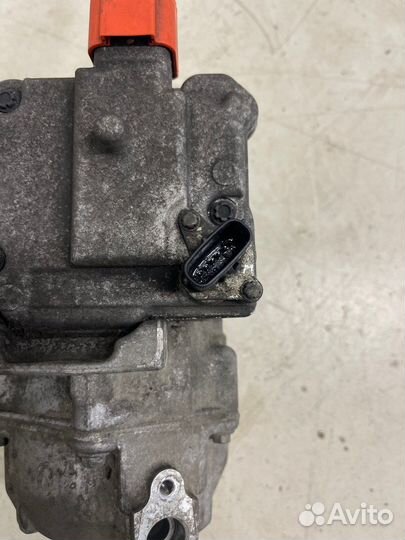 Компрессор кондиционера Toyota Prius ZVW30 2ZR-FXE