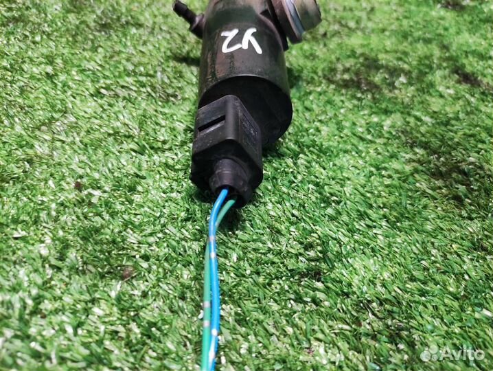 Мотор омывателя лобового стекла Toyota Yaris P90