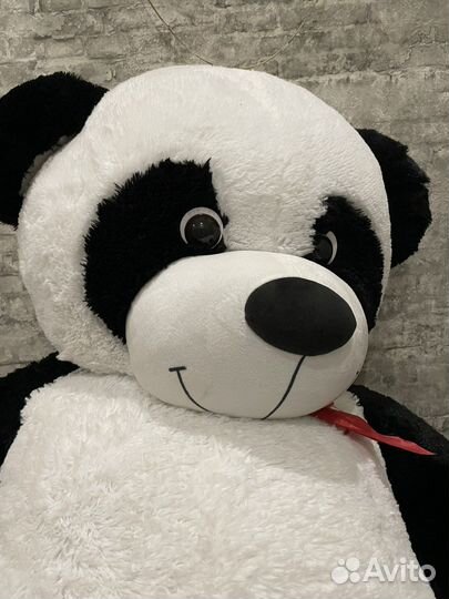 Огромный плюшевый медведь