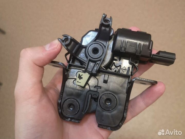 Замок багажника granta + ответка + разъем