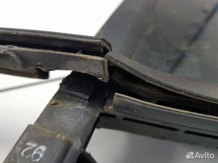 Стекло двери заднее левое глухое (Skoda Octavia)