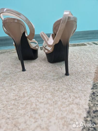 Босоножки женские 35 размер