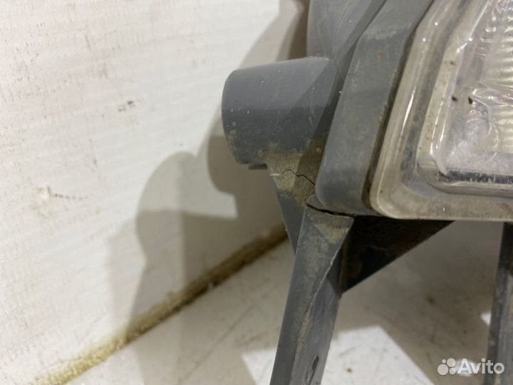 Фонарь противотуманный левый Toyota Rav4 40 2015