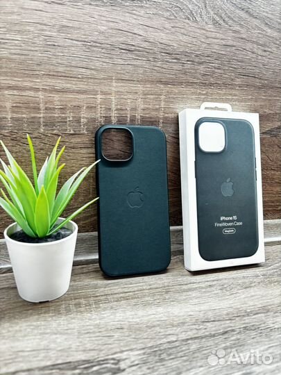 Чехол Apple FineWoven MagSafe для iPhone 15