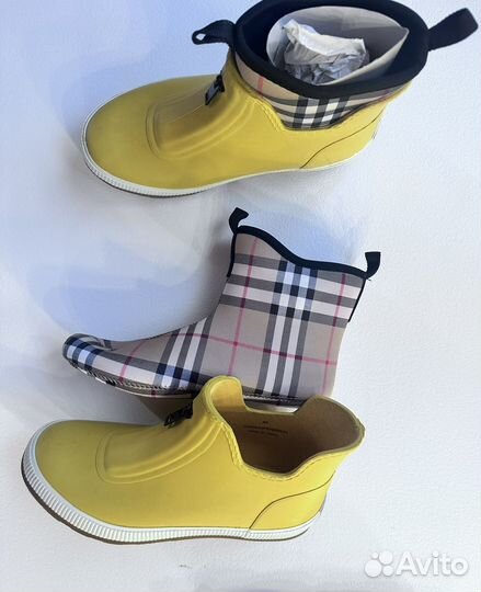 Сапожки Burberry 34