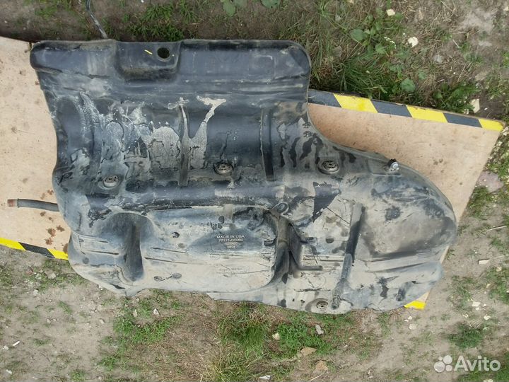 Топливный бак highlander