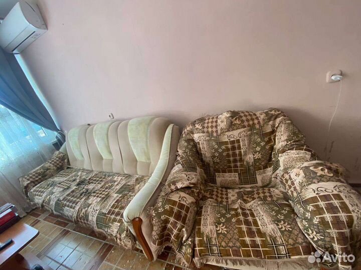 Диваны и кресло бу