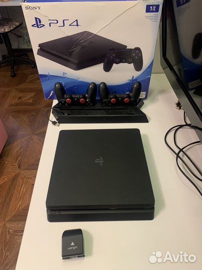 Sony playstation 4 PS4 slim 1tb