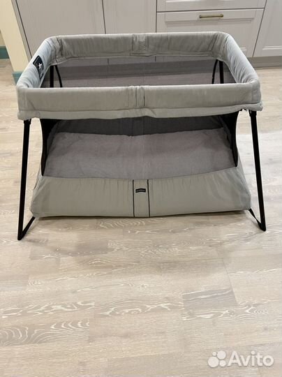 BabyBjorn Манеж-кровать Travel Cot