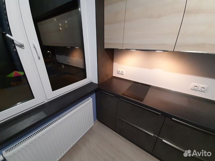 Кухня в потолок