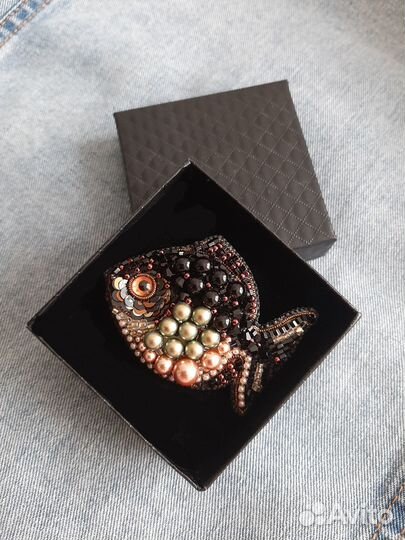 Брошь ручной работы 