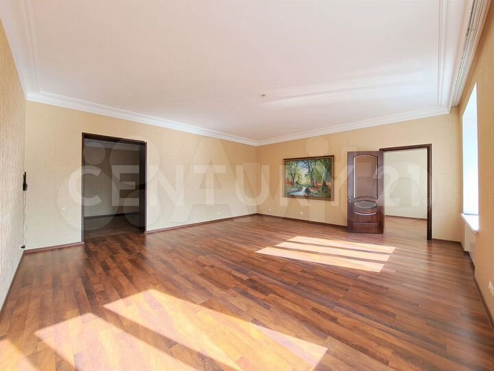 4-к. квартира, 200 м², 3/10 эт.