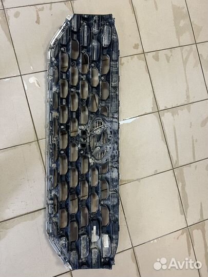 Решетка радиатора на hyundai santa fe 4