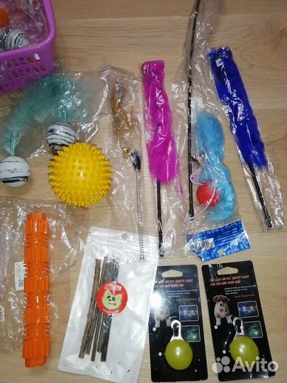 Игрушки для кошек и собак