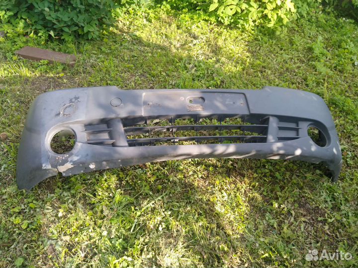 Передний бампер Renault Trafic