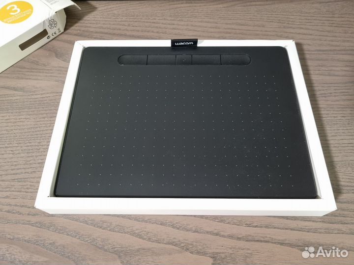 Графический планшет Wacom Intuos M Bluetooth