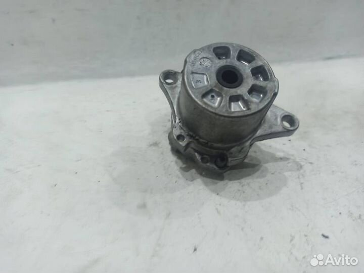 Натяжитель ремня Мерседес