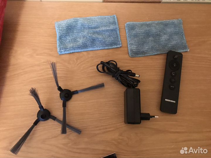 Робот пылесос redmond RV-R280