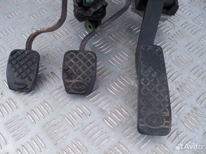 Педальный узел Audi 80 / 90 B3 1989г