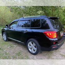 Toyota Highlander 3.5 AT, 2011, битый, 243 000 км, с пробегом, цена 890 000 руб.