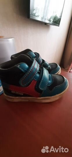 Кроссовки детские