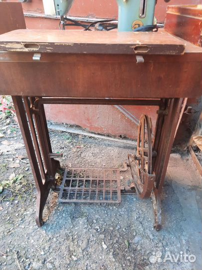 Швейная машина LADA производство Чехословакия