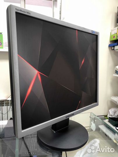 Монитор Samsung SyncMaster 943N