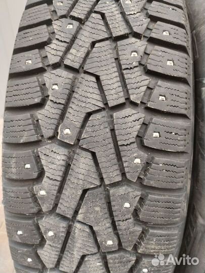 Pirelli Ice Zero 215/65 R16