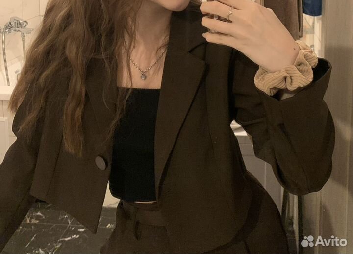 Укороченный пиджак женский