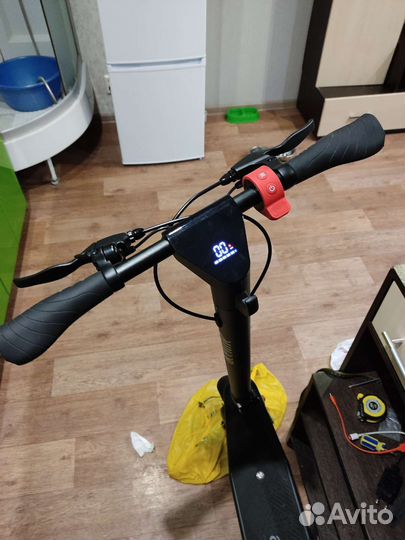 Продам электросамокат