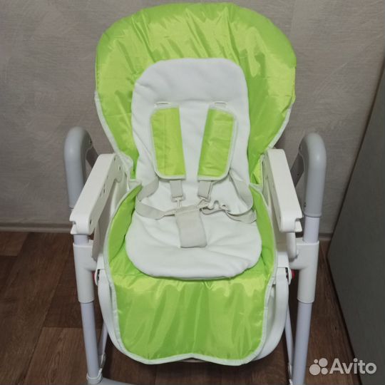 Стульчик для кормления с новым чехлом,матрасом