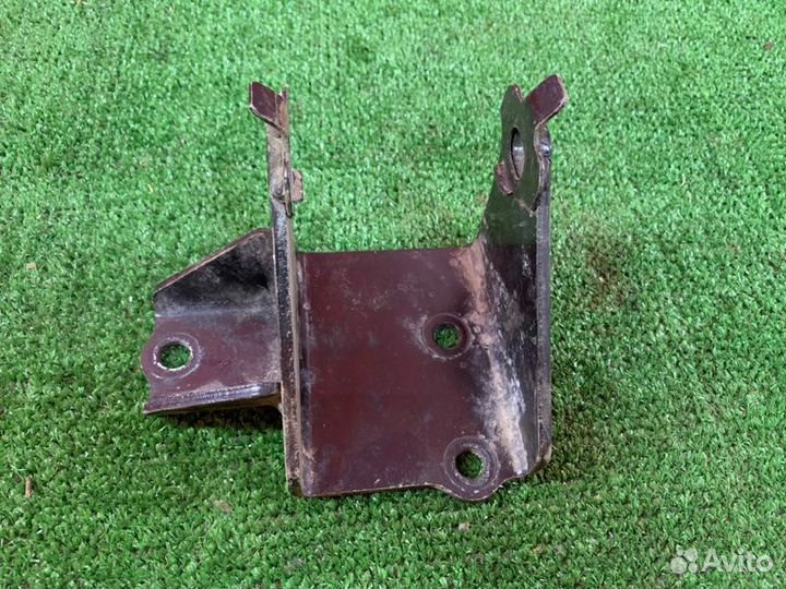 Кронштейн опоры двигателя задний Toyota Corolla