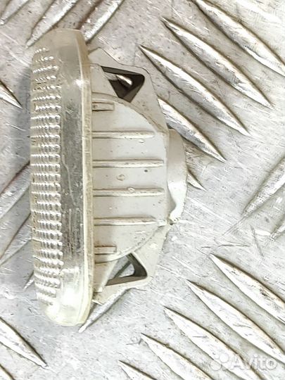 Повторитель в крыло левый Nissan Tiida c11