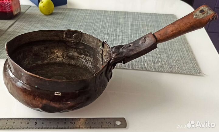 Старинный медный ковш