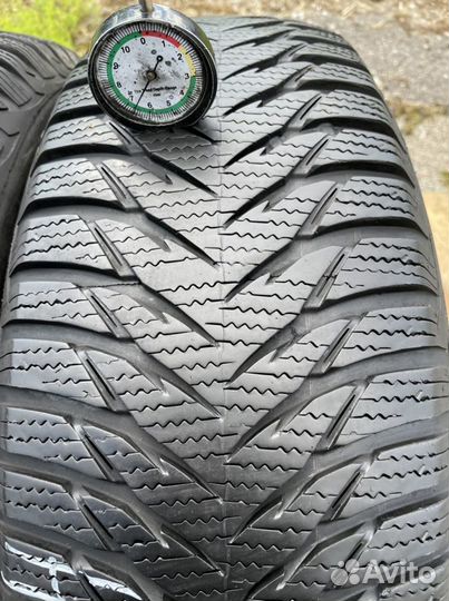 Goodyear UltraGrip 8 215/65 R16
