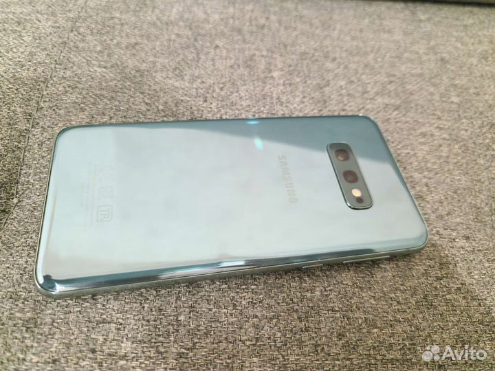 Смартфон Samsung s10e