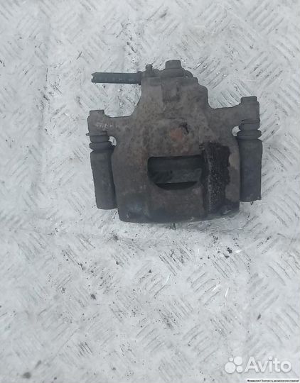 Суппорт передний правый Citroen C1