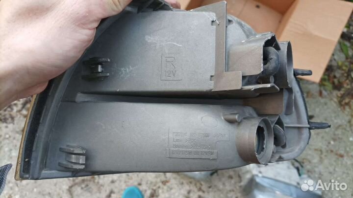 Фары на delica комплект с поворотниками