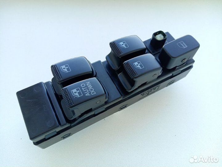 Блок управления стеклоподъемниками Hyundai Sonata