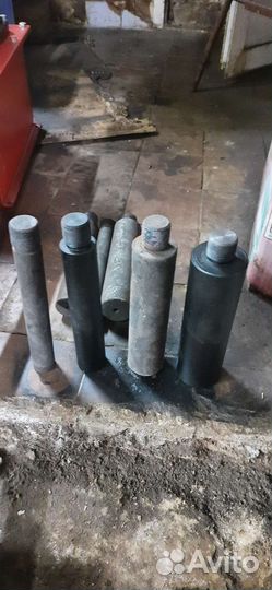 Выпрессовщик шкворней (шкворнедав) 75тонн