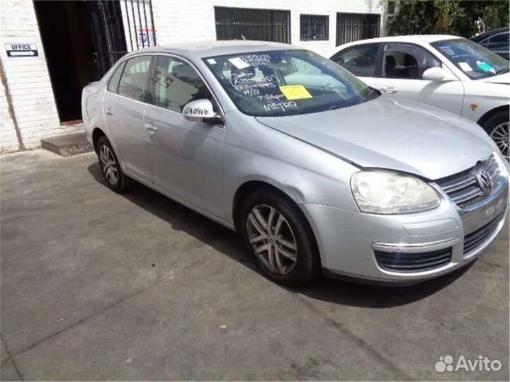 Разбор на запчасти Volkswagen Jetta 5