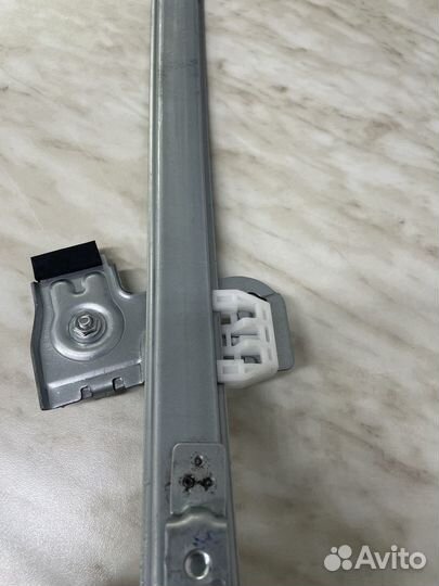 Стеклоподъемник передний skoda Octavia