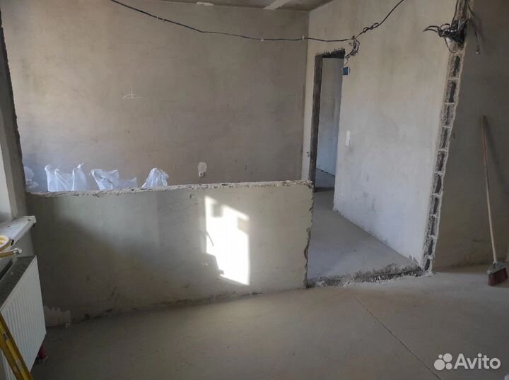 Демонтаж, снос перегородок, подъем материала на эт