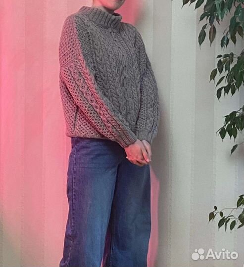 Свитер шерстяной женский 