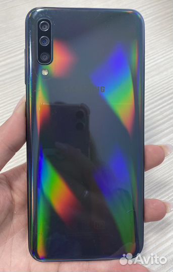 Телефон Samsung а50