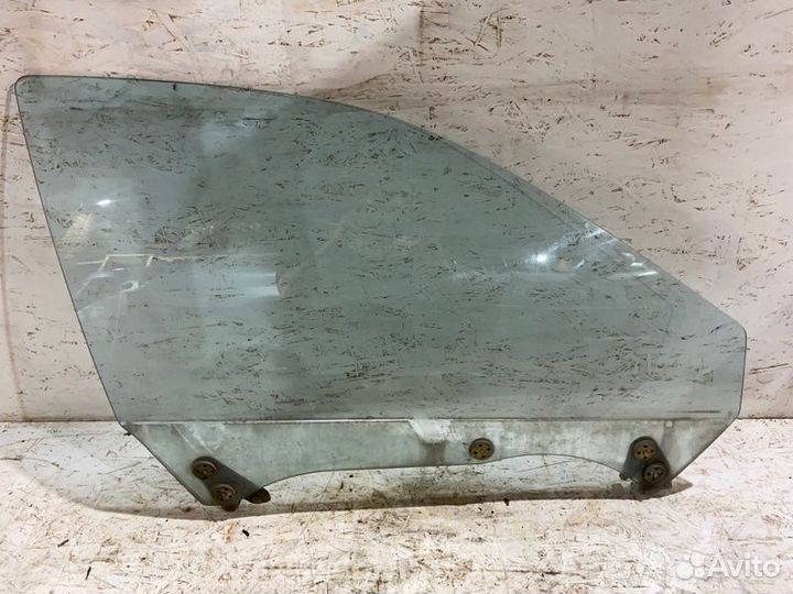 Стекло двери переднее правое Subaru Impreza седан