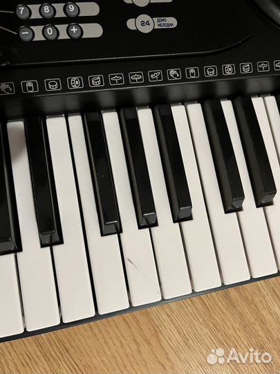 Синтезатор Tesler 6130