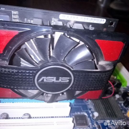 Материнская плата с процессором и памятью