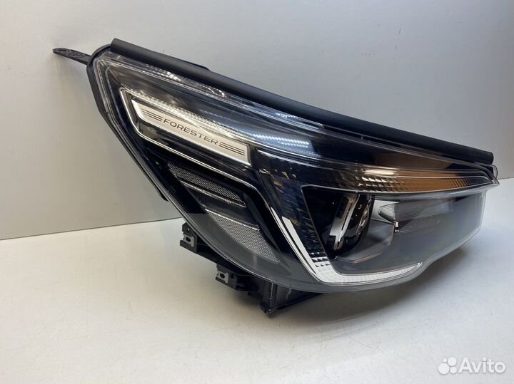 Фара правая Subaru Forester SK (S14) 2018-2021 Led