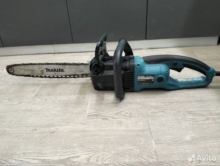 Электропила Makita UC4030A